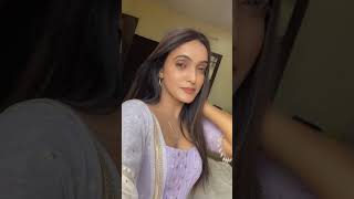 Kaisa Laga Mera Simple Desi Look.