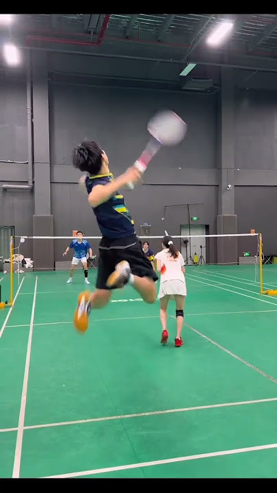 Your friend who can withstand these three attacks #badminton #badmintonlovers