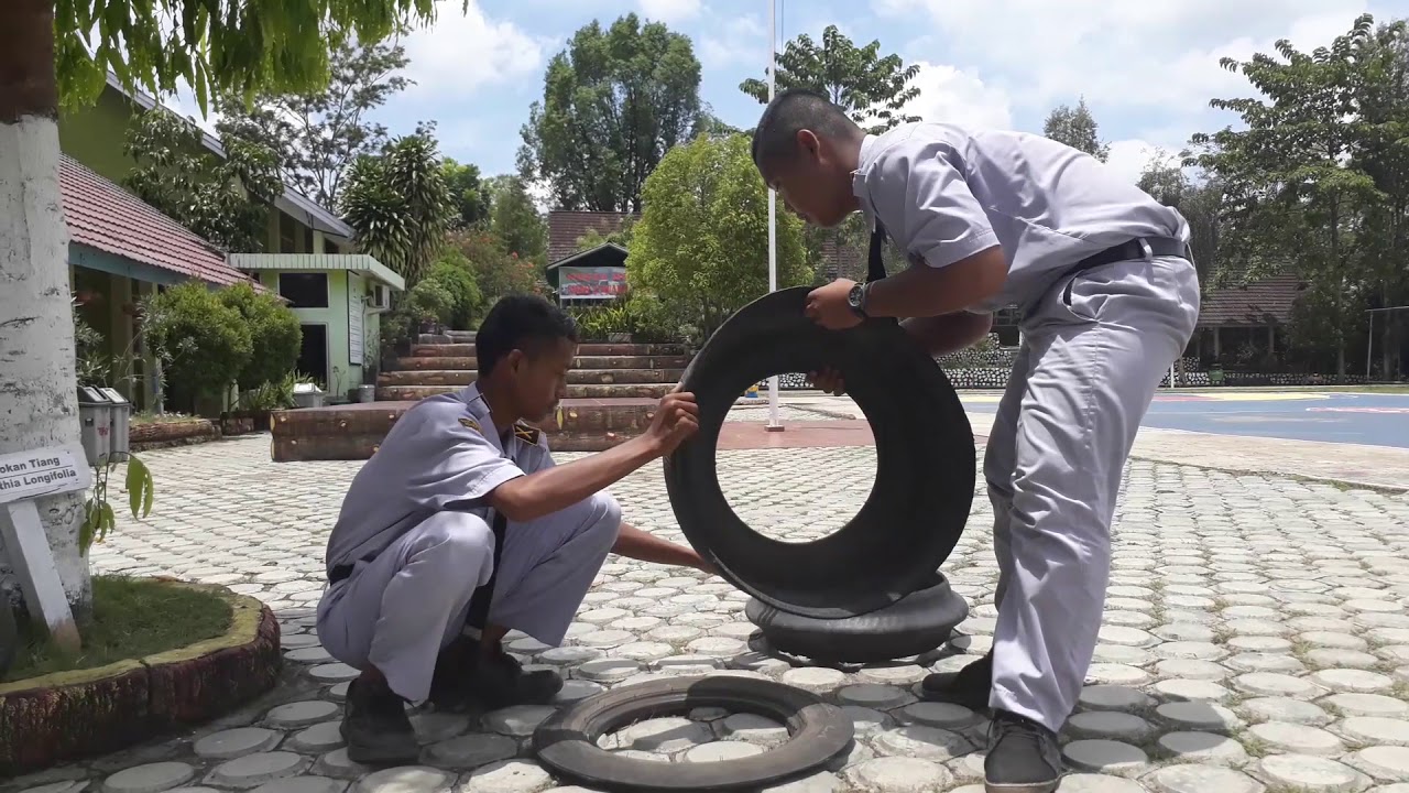 Cara Membuat Pot Dari Ban Bekas SMA NEGERI 2 MUARA ENIM 