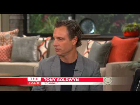 Video: Tony Goldwyn Čistá hodnota: Wiki, ženatý, rodina, svatba, plat, sourozenci