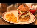 行列1時間待ちのダブルチーズバーガー【マンチズバーガーシャック】