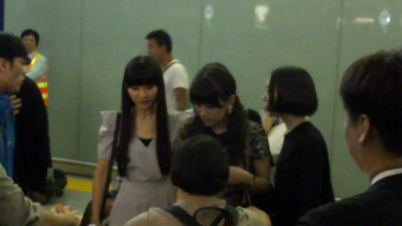 Perfume 接機 @ 香港 - 6/11/2012 (1)