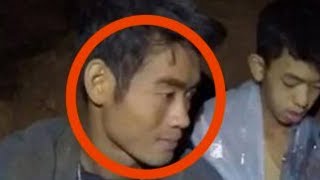 彼は少年たちに壁面を舐めさせた。その理由は…