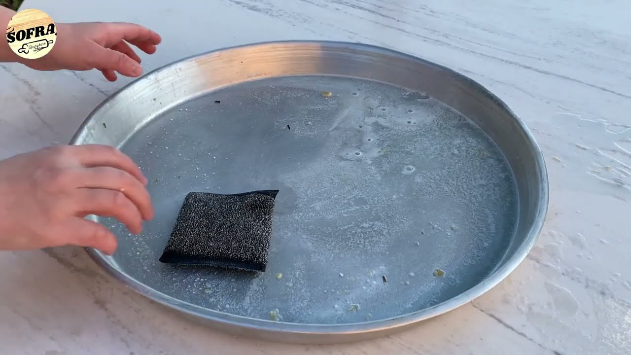 Si te pastrojme Tepsijat nga yndyrat qe te duken sikur te reja prej duqani/How to Clean the Pans..