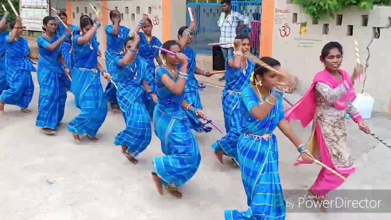 AMBALA KOLATAM GOLLAPALLY  SRIKRISHNA KALAA BRUNDHAM GHALLU GHALLU GAJJALA MOTHA SONG