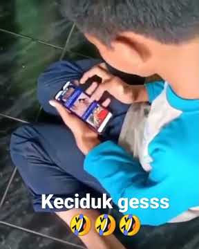 BOCIL KECIDUK LG NONTON FILM BLUE