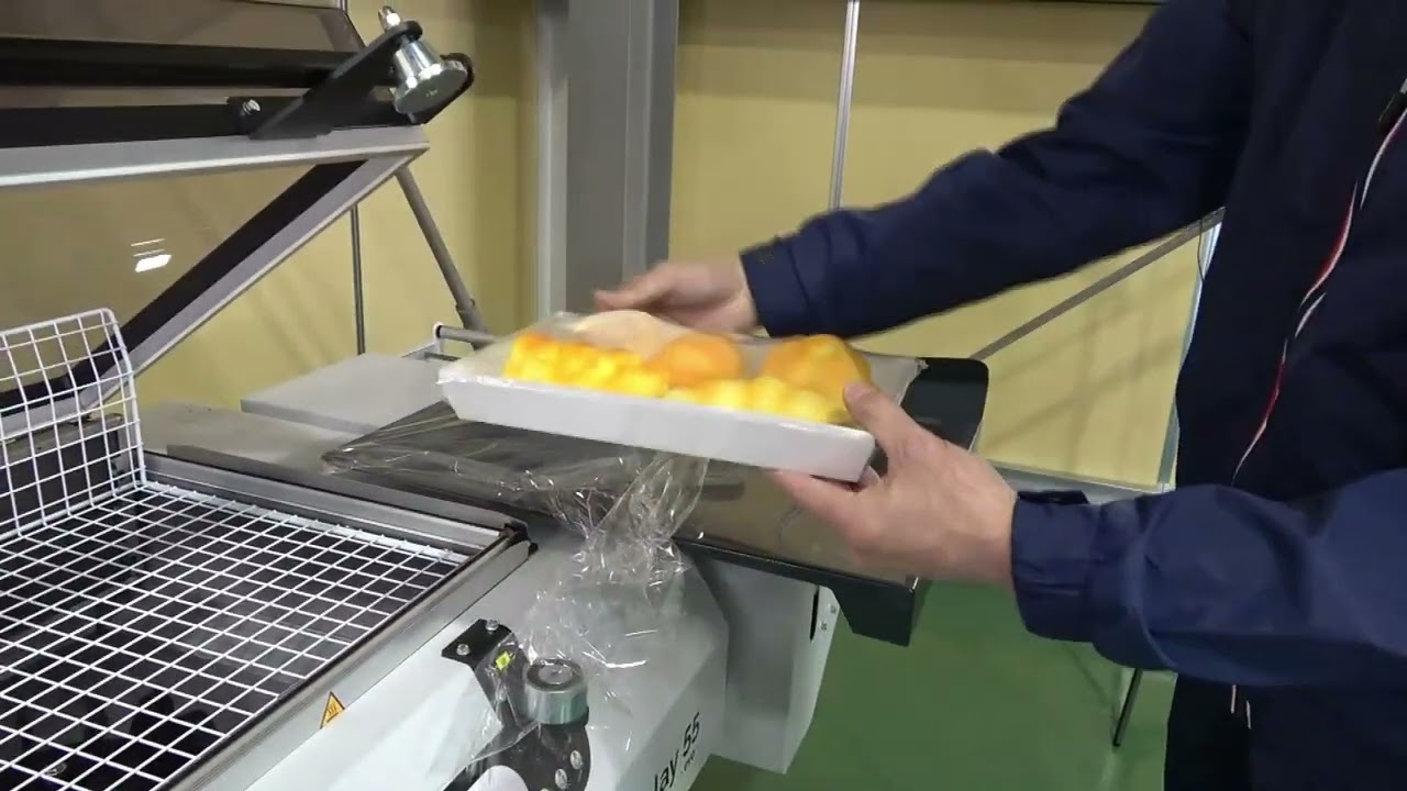 パン用紙トレーの包装 一体型シュリンク包装機／REPLAY-55S-evo