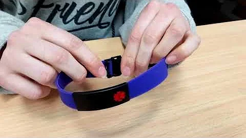 How to fit a medical bracelet with clasp