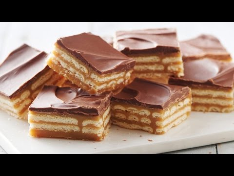 Triple-Layer Cracker Toffee Bars | Pillsbury Recipe