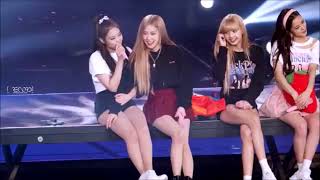 Blackpink laughing while singing / Funny moments on stage
