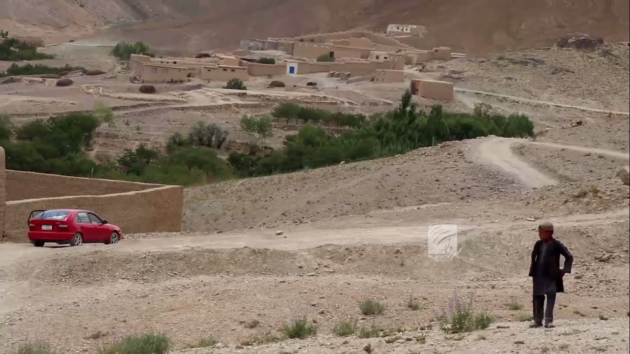 د غزني ولايت زنخان ولسوالۍ  يو شمېر کروندګر له وچکالۍ سر ټکوي