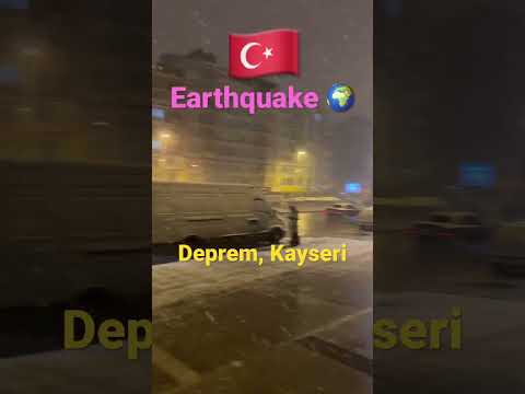Scaring #earthquake in #Turkey during snowfall Kayseri #deprem high magnitude shacking Kocasinan🇹🇷