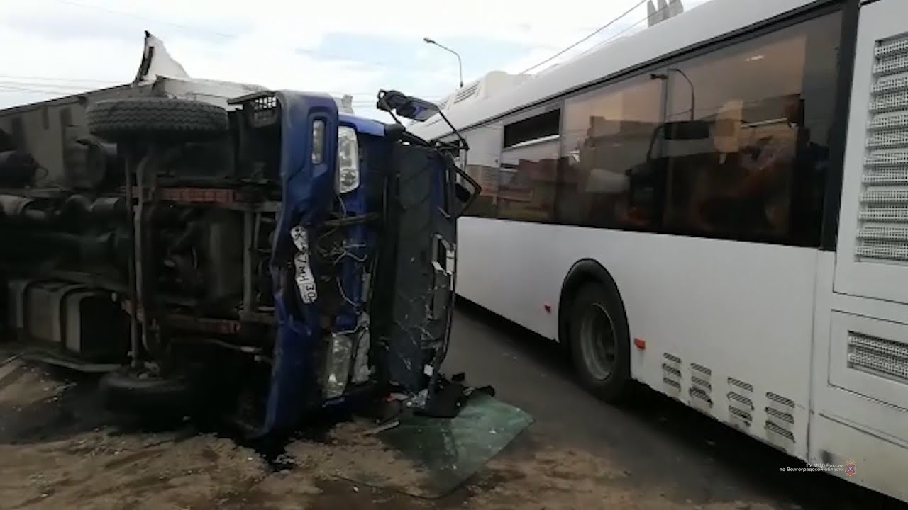 У фуры отказали тормоза дтп