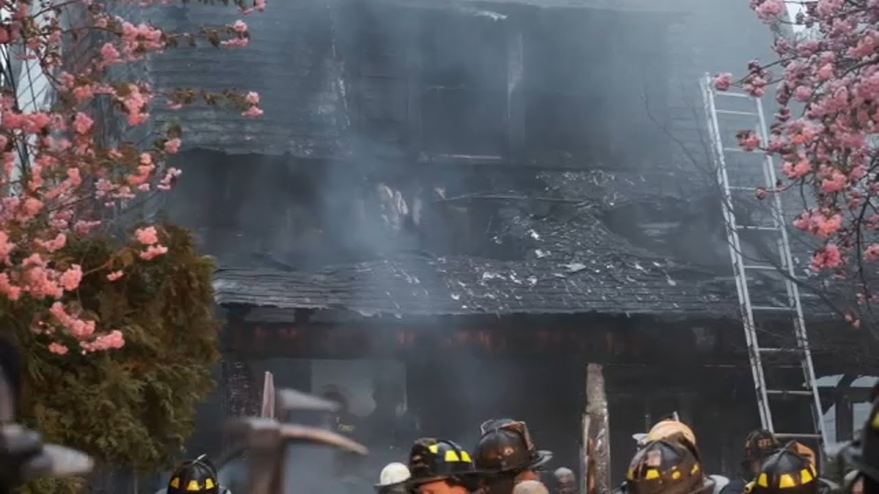 1 person killed in Queens house fire - YouTube