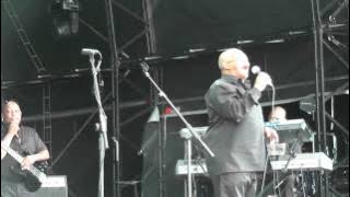 Hugh Masekela - Chileshe (live) - WOMAD 2012