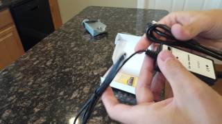 2006 Toyota Corolla MP3/Aux Adapter with factory radio - Unboxing 2006 Toyota Corolla MP3/Aux Adapter with factory radio - Unboxing