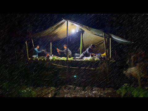วันที่2 ของการสร้างที่พักถาวรต้อนรับหน้าฝน  บรรยากาศฝนตกในตอนกลางคืน 