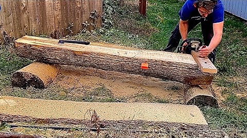 Milling oak logs with a free DIY Alaskan chainsaw mill.