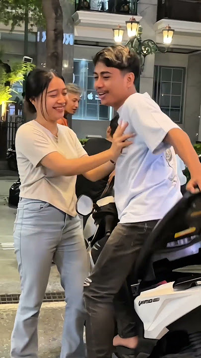 CIUM DI ATAS MOTOR