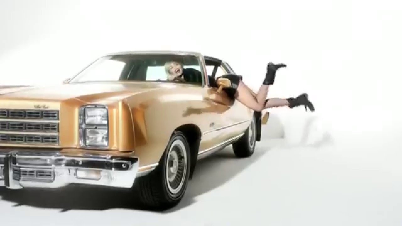 Майли Сайрус В Рекламе «Golden Lady»