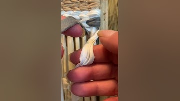 Twining Technique - Vertical Stripes