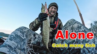 Alone: Fish on the ice and stock up on food for the winter！（Alone Denmark Season 8)