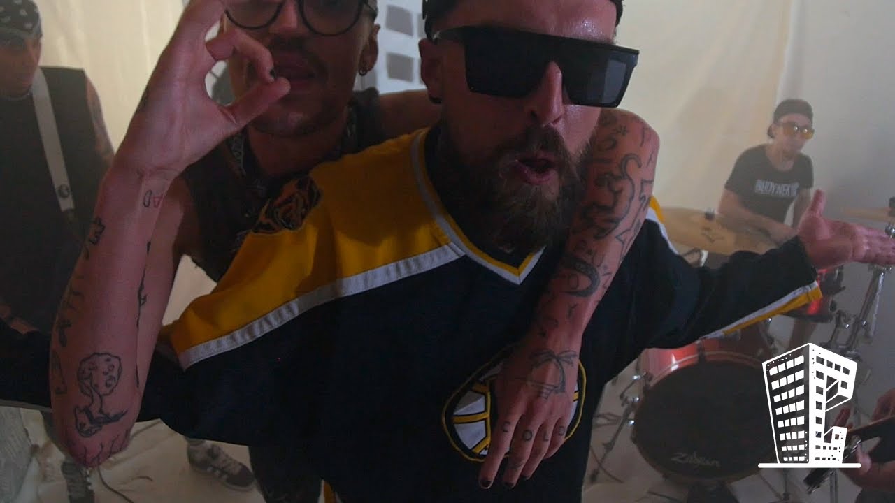 Budynek C - Fryzjer (Official Video)