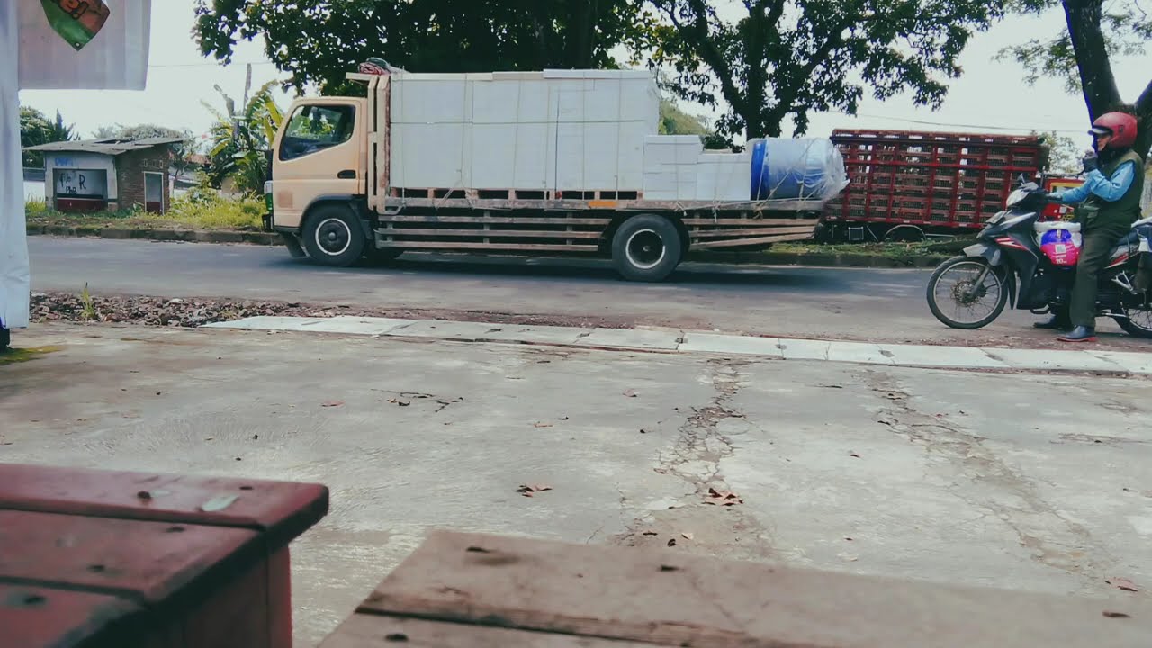 BANYAK KENDARAAN YANG MELEWAT 😲