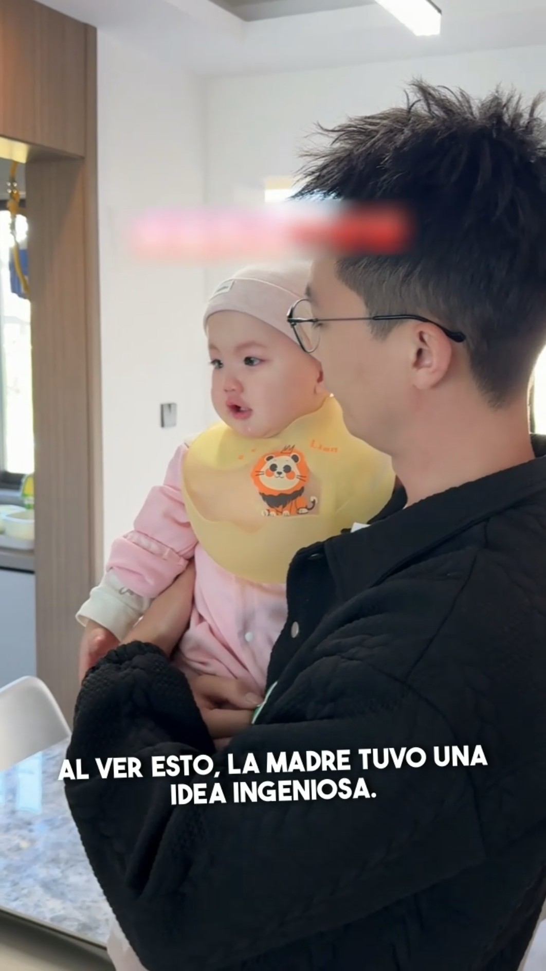 ¿Por qué esta pequeña no quiere que su papá se vaya? ??