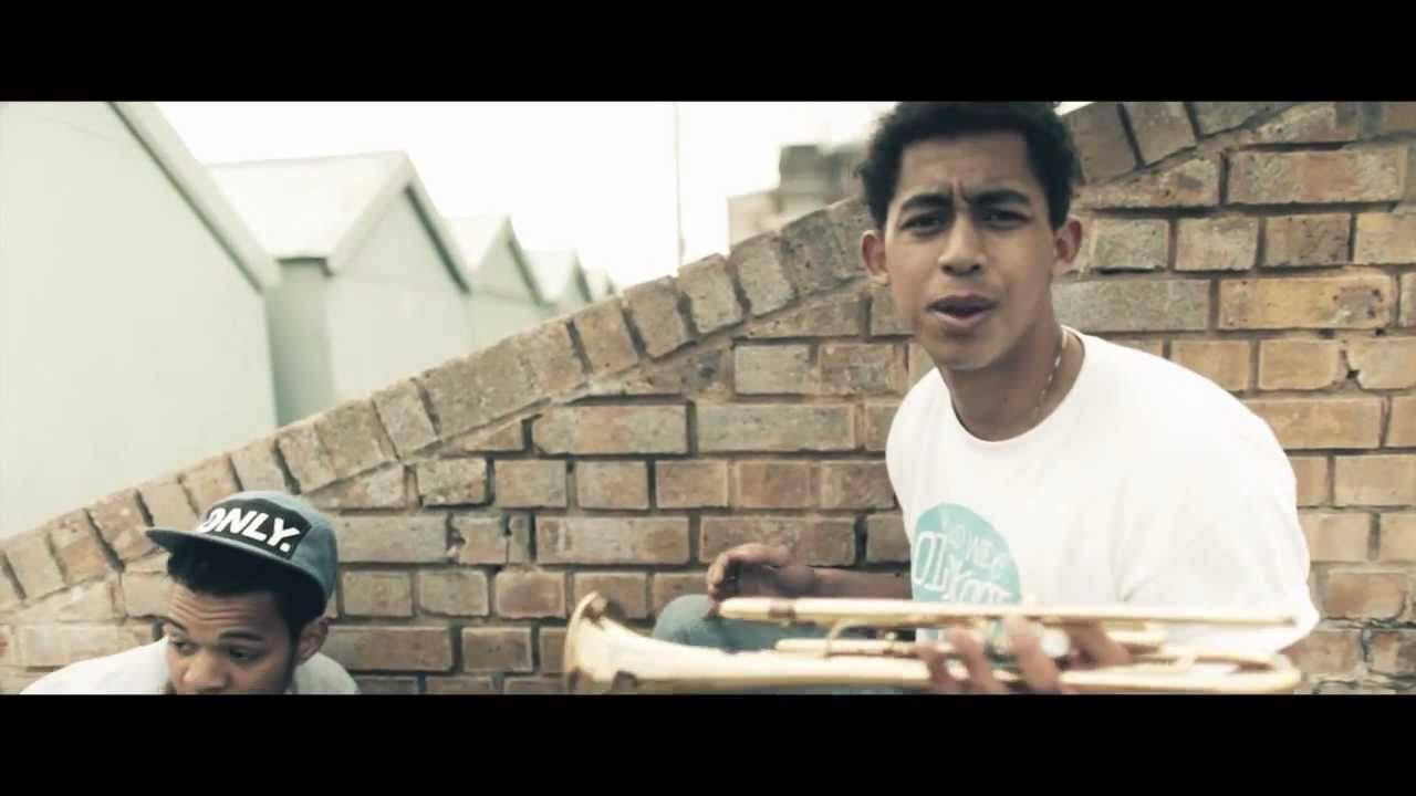 Rizzle Kicks - Down With The Trumpets