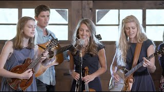 Video voorbeeld van "Desperado - The Petersens (LIVE)"