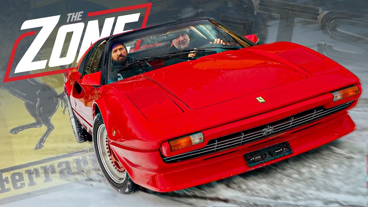 Ferrari 308 GTS (1978): Piros autó, fehér mezőben