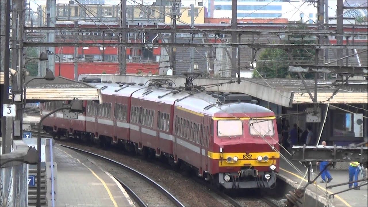 Treinen op Station Antwerpen-Berchem - 10 juli 2013
