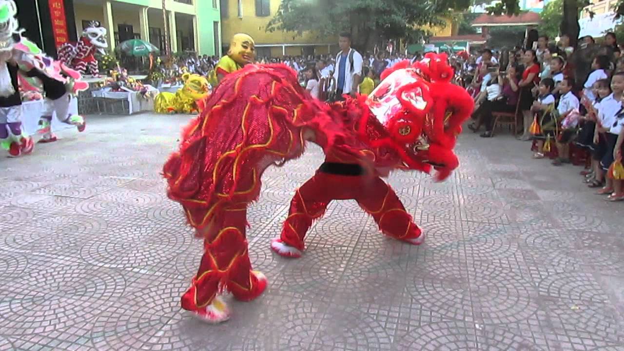 Trường tiểu học Nguyễn Du - Màn múa lân hoành tráng