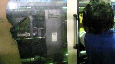 Injection hanger  molding machine