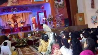 AkhandaBhajanaSun081109@Wooton56 6 3'49''