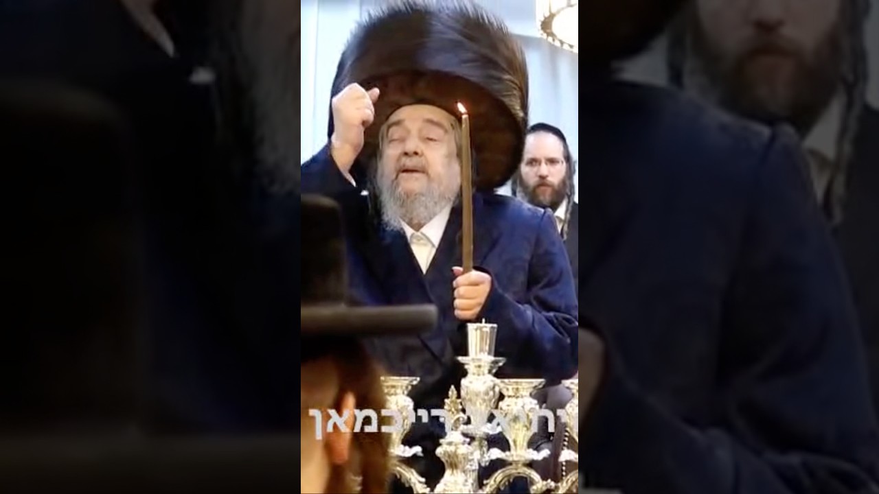 פאר הדור הגה״צ רבי יעקב מאיר שכטר בהדלקת נרות חנוכה