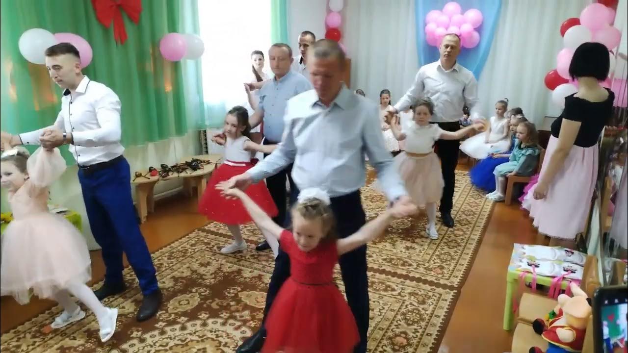 Маленькая дочка. Выпускной дет.сад. - YouTube