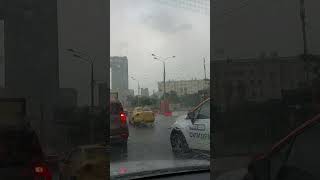 Тропический ливень с грозой в центре Москвы