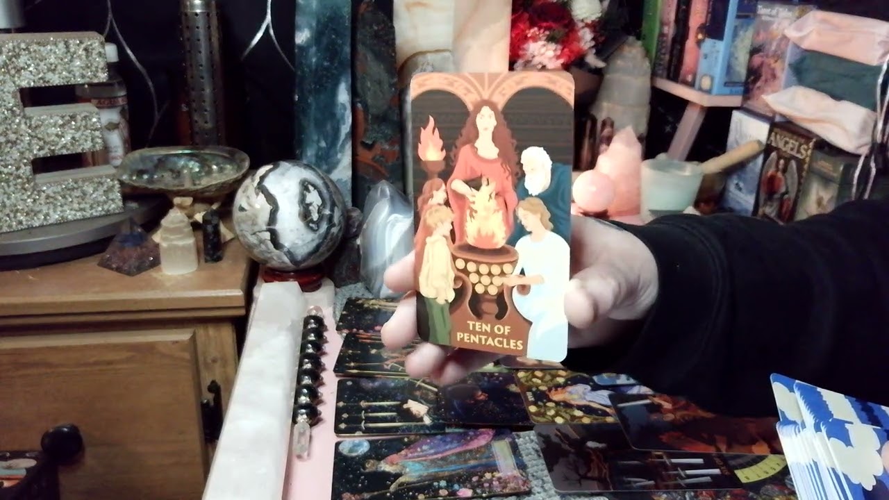 Близнецы: десятка пентаклей и двойка кубков выпали дважды, что предвещает значительное улучшение ...