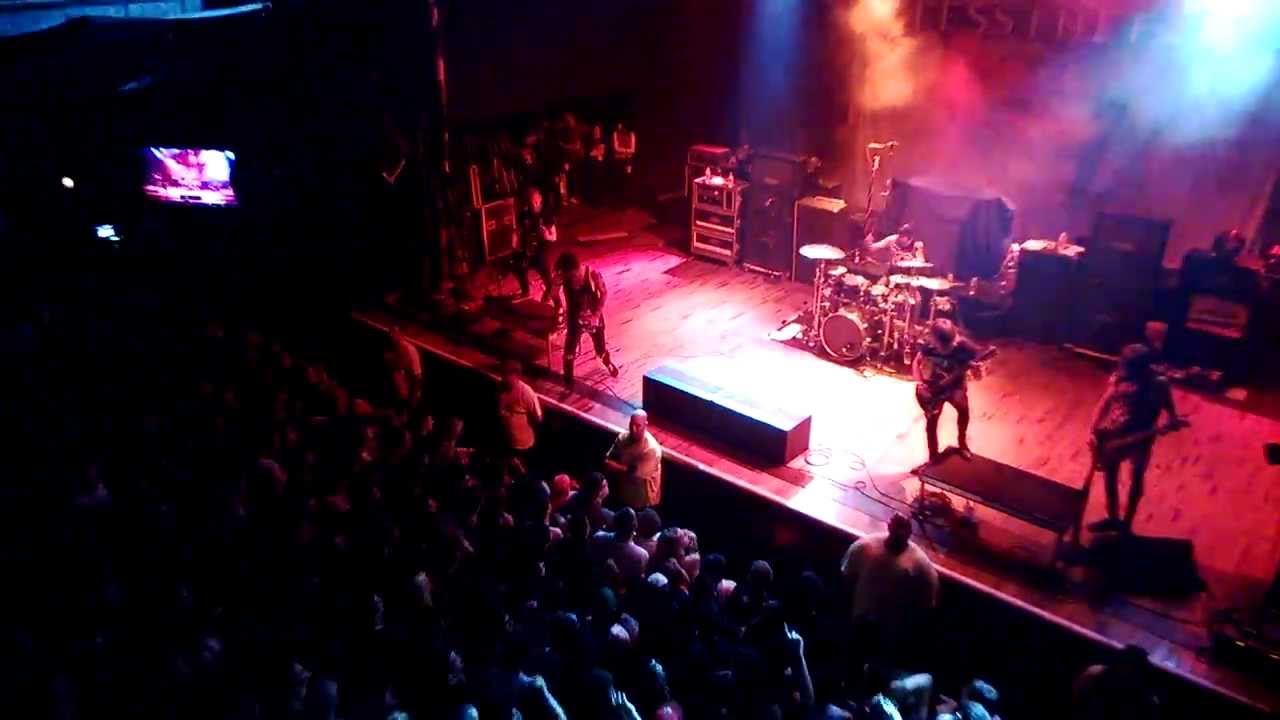 blessthefall house of blues houston 11/9/13 stage dive - youtube blessthefall house of blues houston 11/9/13 stage dive - youtube