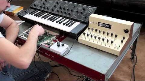 16 Step Analog Sequencer DEMO #4 Console Edition syncing 2 sequencers up!