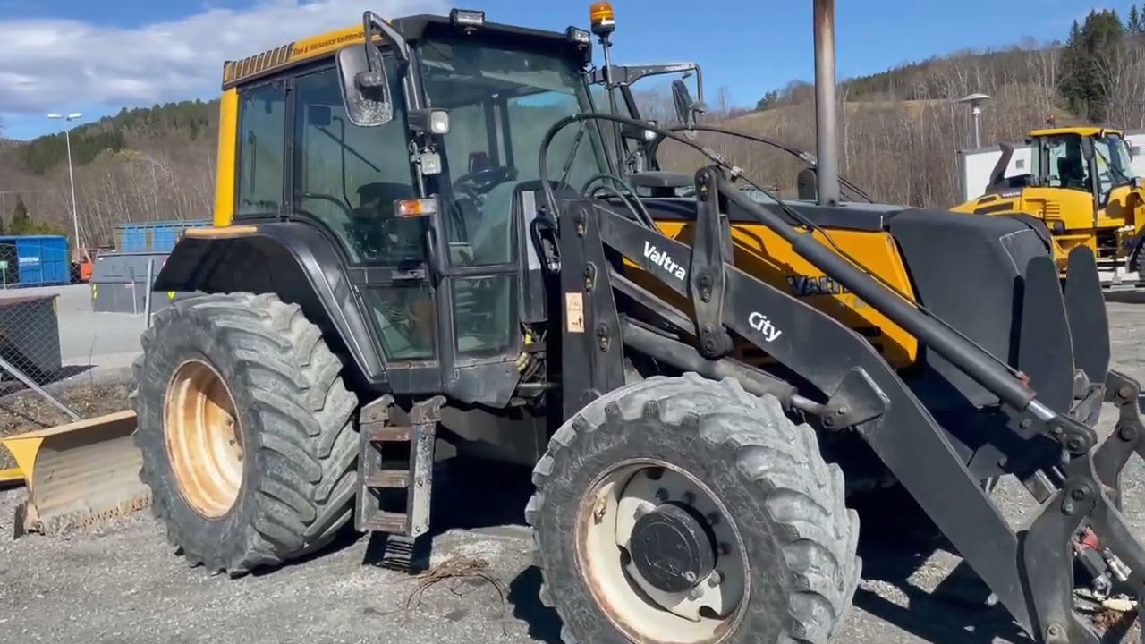Valtra X 100