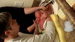 Isabel's first Bath.AVI