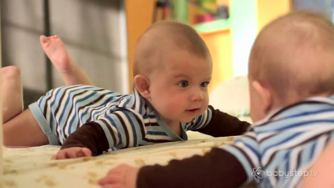 Lo specchio (1-12 mesi) - babystep.tv 