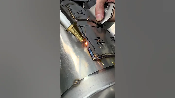 2000W 3000W 4 in 1 Laser Welder Portable Handheld Fiber Laser Welding Machine for Stainless Steel