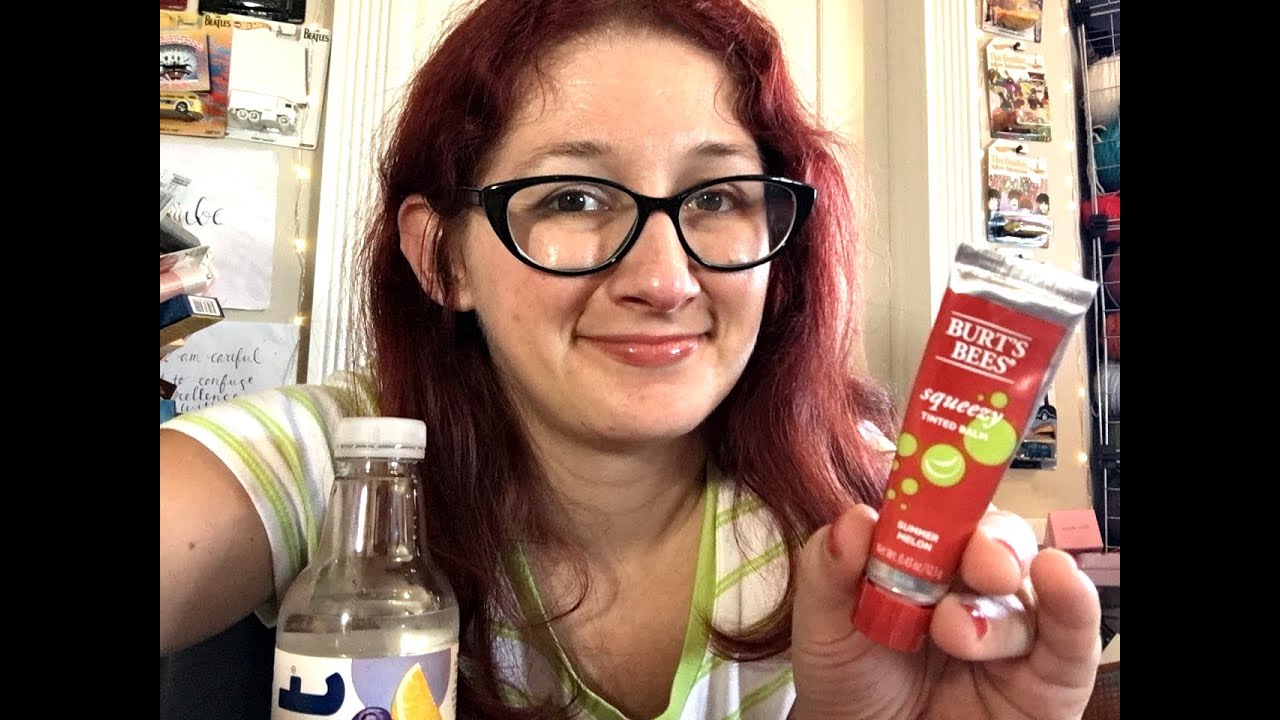 Review Burt's Bees Squeezy Tinted Lip Balm in Summer Melon YouTube