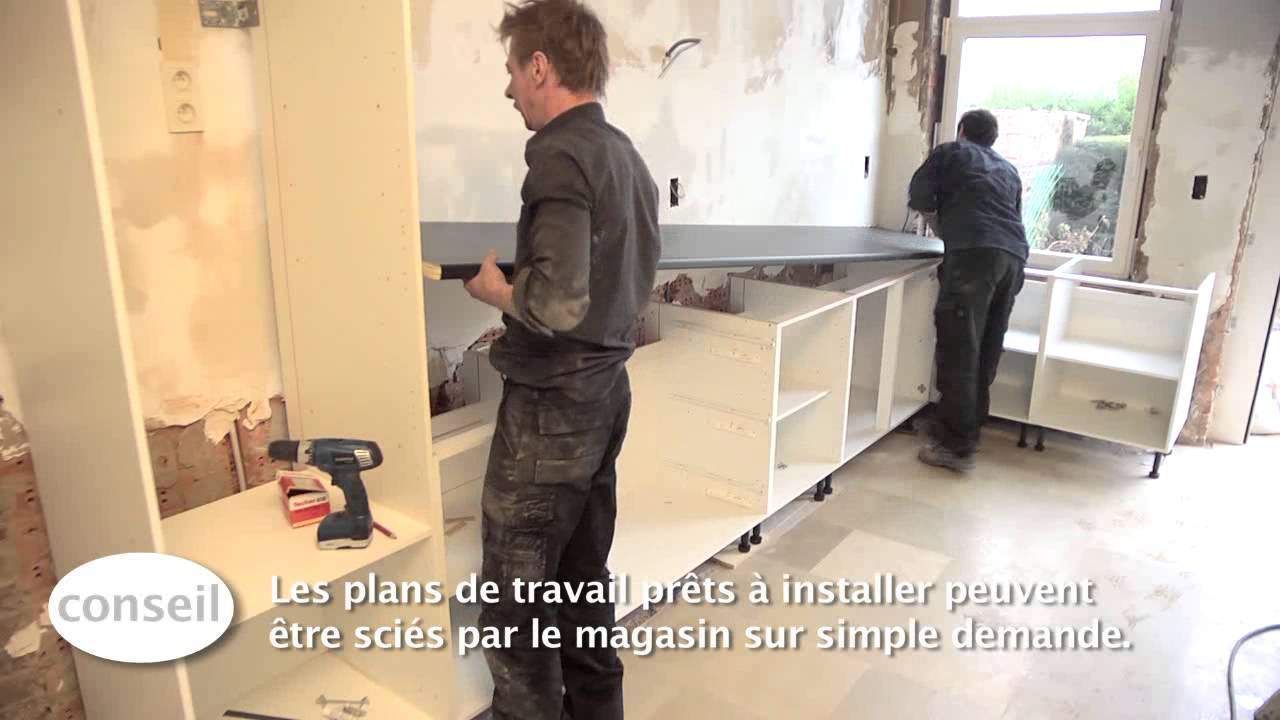 Installer une cuisine et un plan de travail vidéo bricolage ...