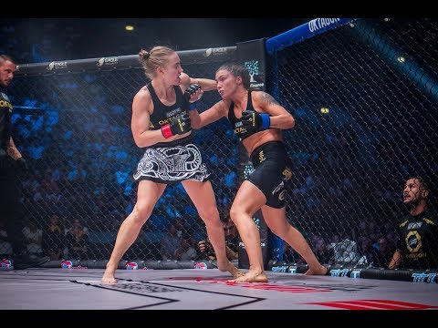 видео: OKTAGON 9: Veronika Rodová vs. Clara Ricignuolo