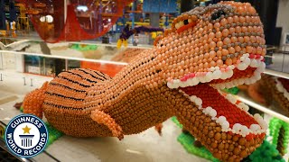 Giant Balloon Dinosaur Sculpture - Guinness World Records